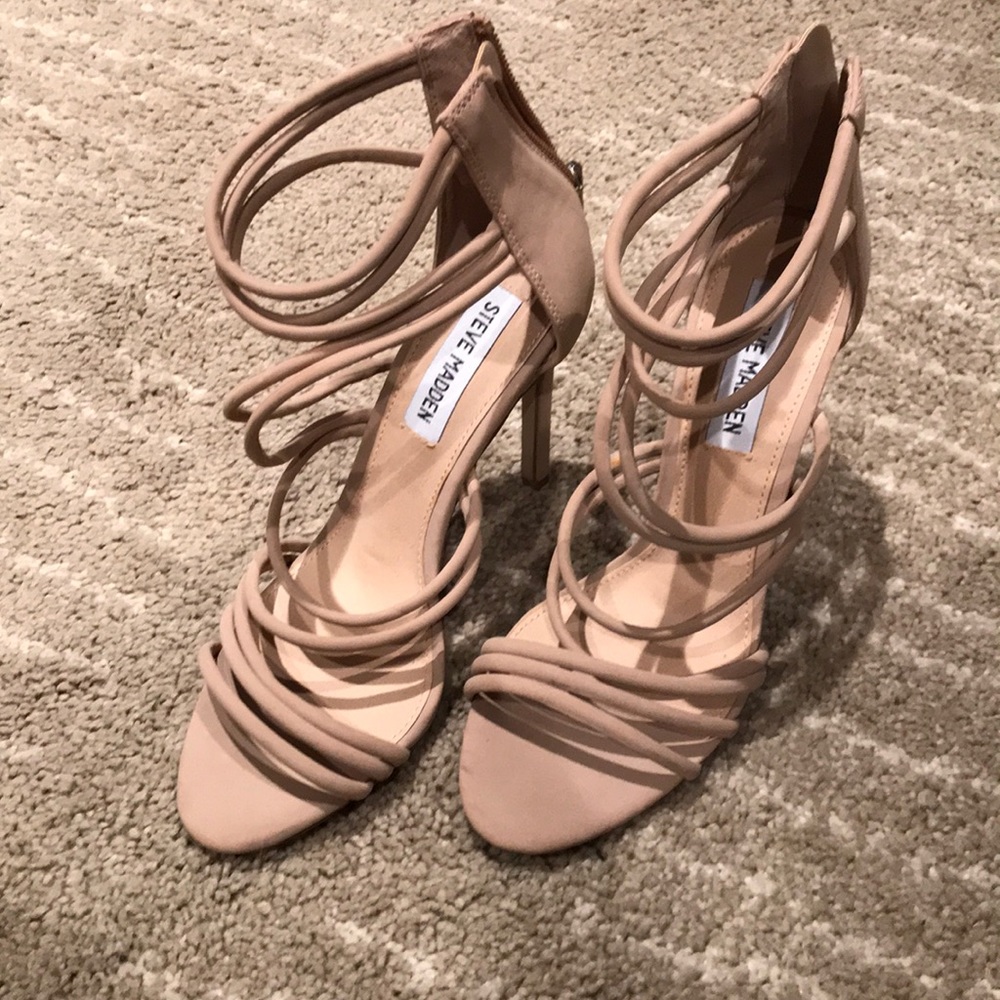 STEVE MADDEN scrappy heels NEW